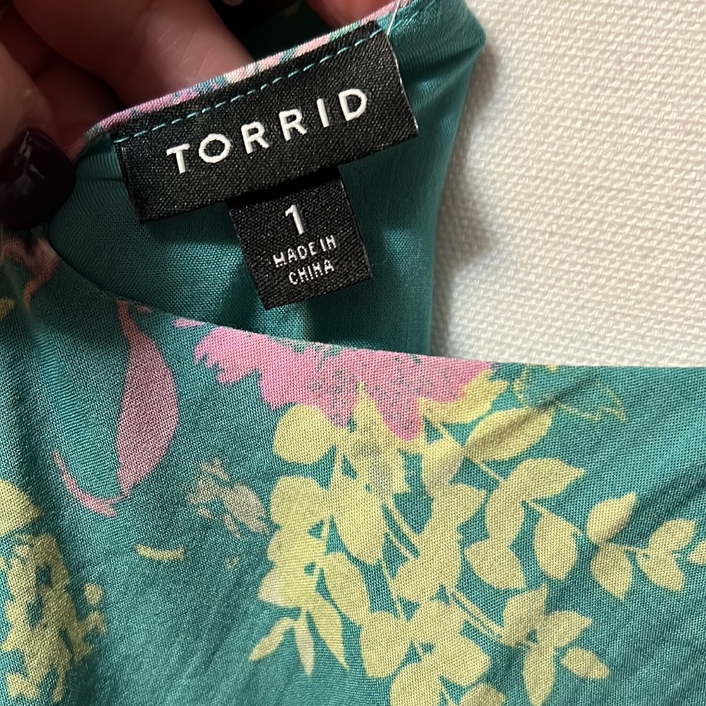 *SOLD on MERCARI Torrid Sophie Green floral swing cami w/adjustable straps - Picture 8 of 8
